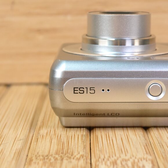 Samsung ES15 10.2MP Compact Digital Camera, 3X Optical Zoom, Silver - Picture 4 of 8